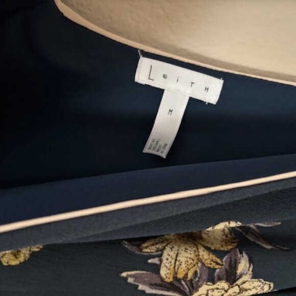 Leith Floral Hi Lo Wrap Dress - Picture 9 of 11